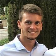 Estudiante muy joven y con muchas ganas de hacer negocios, ofrezco enseñanza de la lengua italiana ya que es mi lengua materna